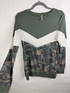 Magic Fit Olive, White & Camo Chevron Long Sleeve Top
